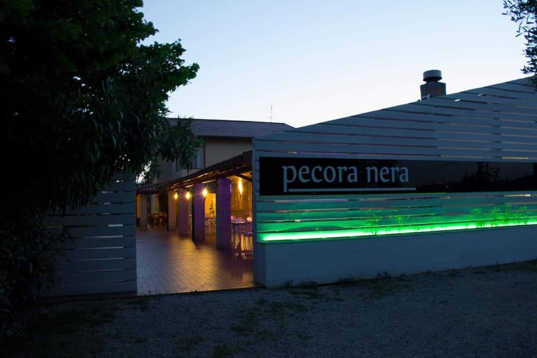 منزل الضيف Mosciano SantʼAngelo  في Country-House Pecora Nera المظهر الخارجي الصورة